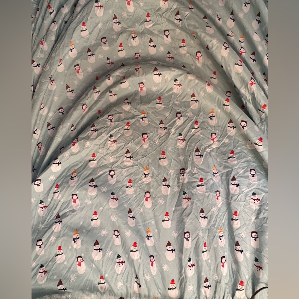 (1) Full Size Snowman Fitted Bed Sheet FITTED SHEET ONLY a blue white red winter